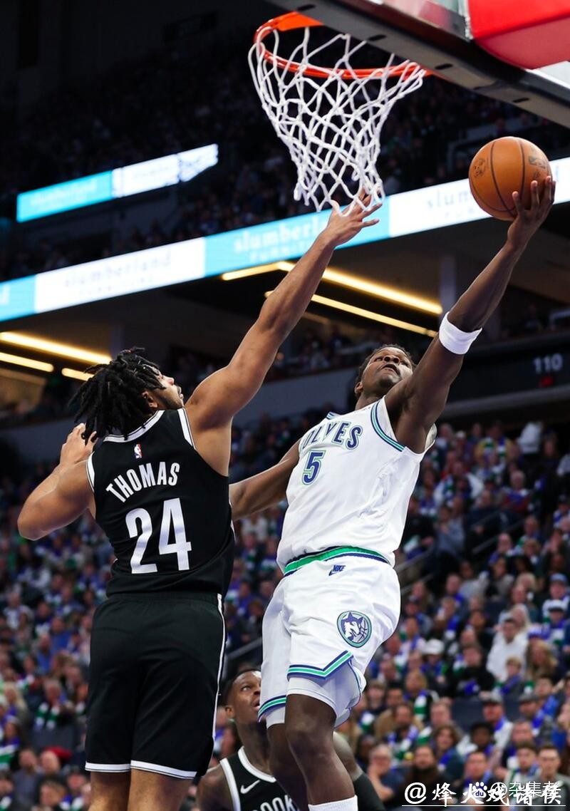 布朗28分绿军险胜狼队5连胜 篮网送国王3连败